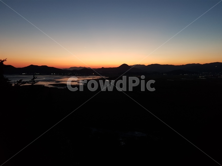 순천만,일몰,해질녘,풍경,야경,하늘,산,자연,나무,들판,경치,suncheon,reed,fall,autumn,appreciate,scenery,bluesky,tree,field,mountain,sunset,korea,sun,nightfall,nightview