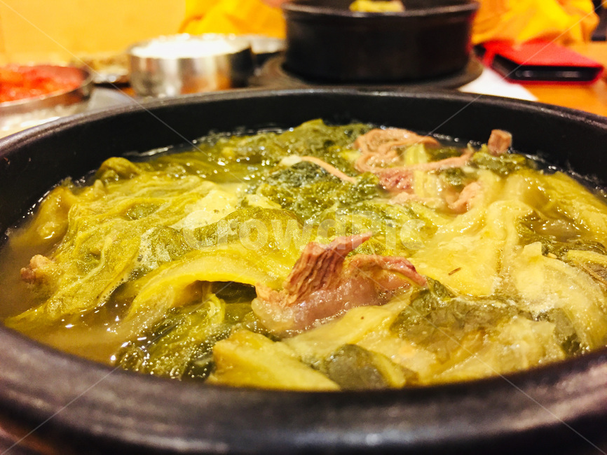 food,음식,식사,해장국,우거지해장국,meal,dish,요리,뚝배기,공기밥,밥,반찬,한국음식,한식,맛,뜨거운국물,hangoversoup,soup,hot,earthenpot,ricebowl,sidedishes,koreanfood