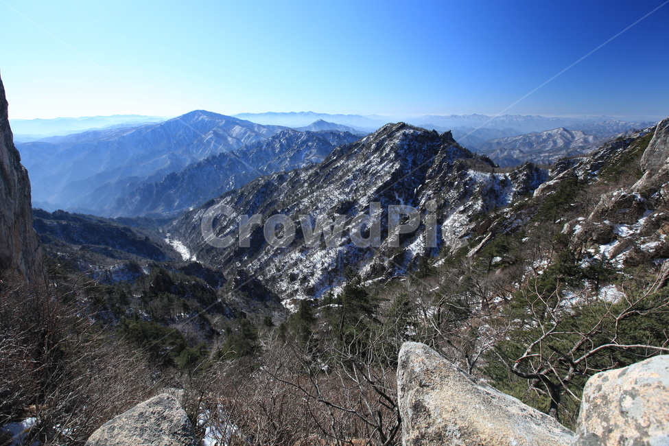 설악산,겨울산,파란하늘,겨울나무,능선,대청봉,겨울산행,등산,겨울,계절,winter,season,자연,풍경,nature,landscape,mountain range,산맥,outdoors,옥외,mountain,산,slope,경사,peak,피크
