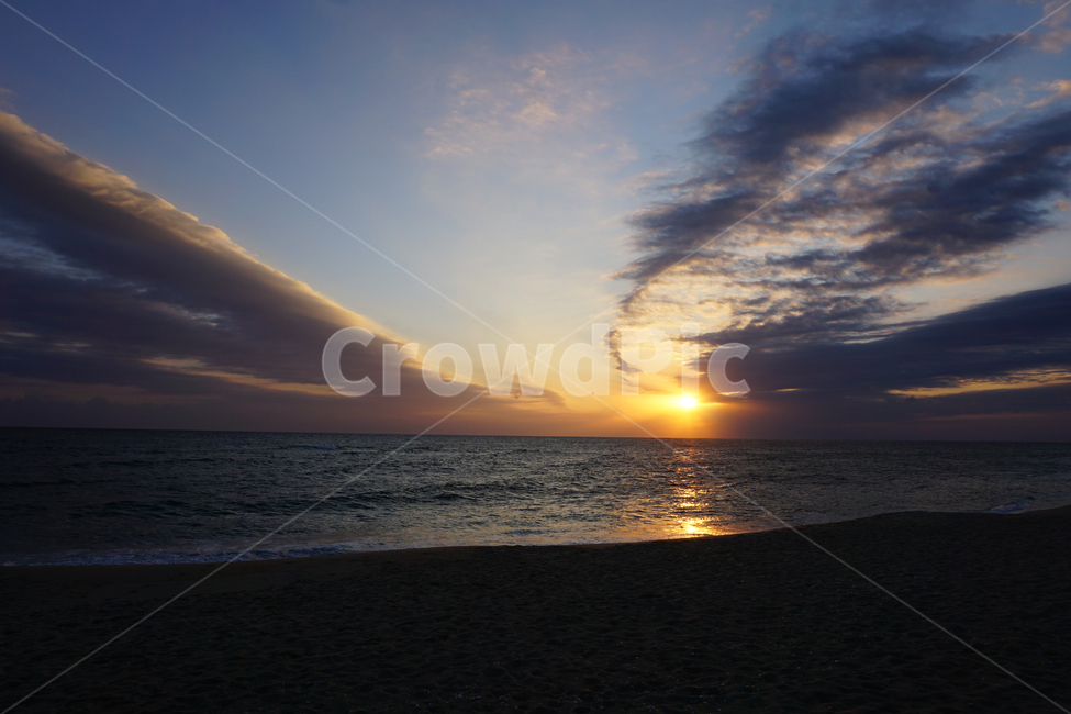 nature,자연,outdoors,옥외,sunset,dawn,dusk,붉은하늘,redsky,sky,하늘,일출,해돋이,태양,새벽,새벽일출,오전,소원,희망