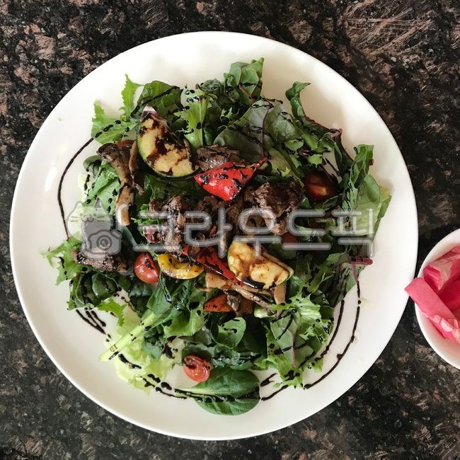 squash,paprika,dressing,Cherry tomato,cherrytomato,meat,vegetable,food