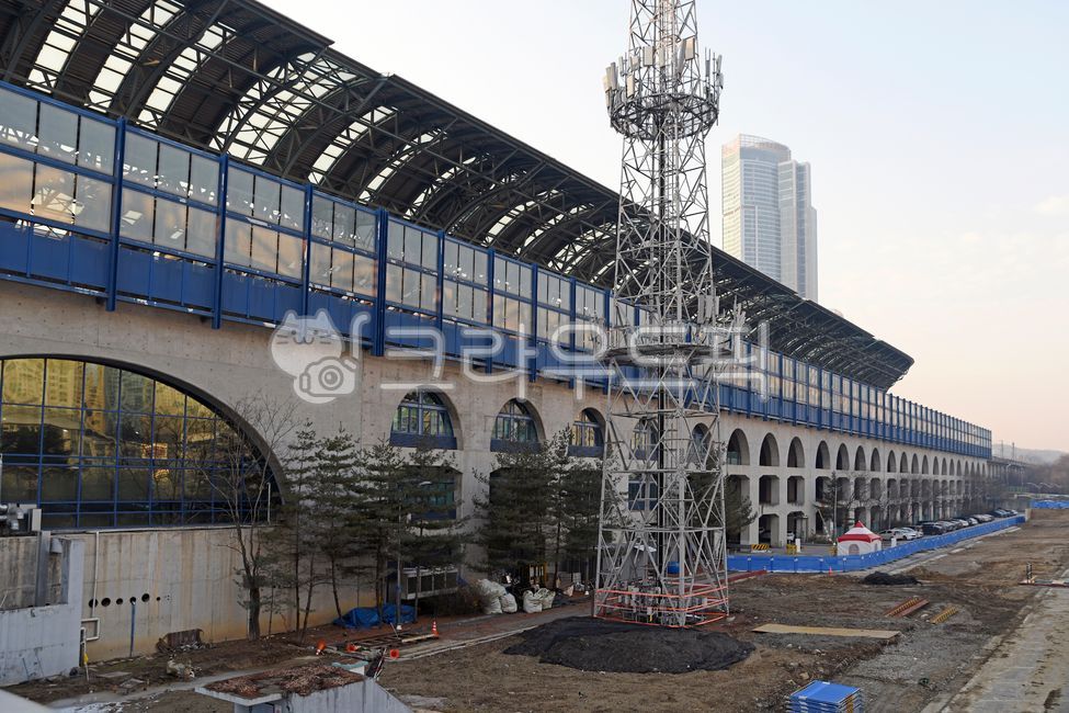 아산역,천안아산역,기차역,구조물,건축물,역,역사,ktx,srt