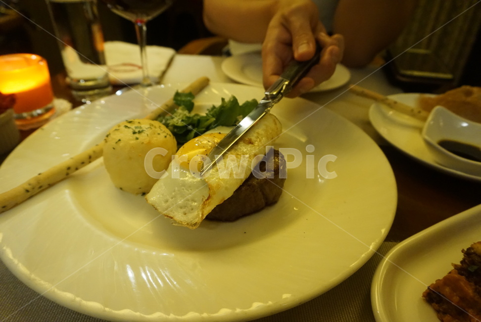 함박스테이크,저녁,dining,food,스테이크,양식,western,음식,식재료,요리,food,cook,meal,dishes,food reserves,양식,서양음식,서양요리,western food,western dishes,western meal,western cook