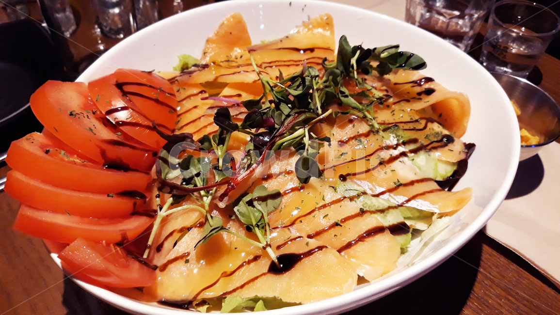 연어샐러드,연어,토마토,샐러드,안주,음식,식재료,요리,food,cook,meal,dishes,food reserves