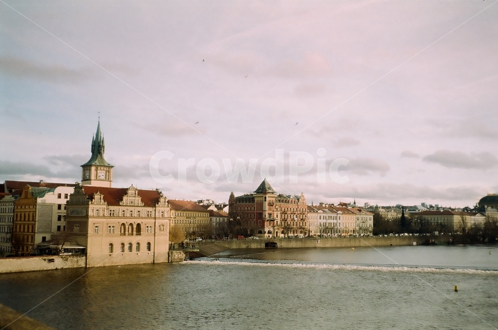 nature,bridge,europe,체코,film,filmcamera,필름카메라,풍경사진,steeple,tower,building,spire,architecture,city,urban,metropolis,town,도시,풍경,city,landscape,해외,외국,세계,foreign,oversea,world,세계도시풍경,해외도시풍경,외국도시풍경,world cityscape