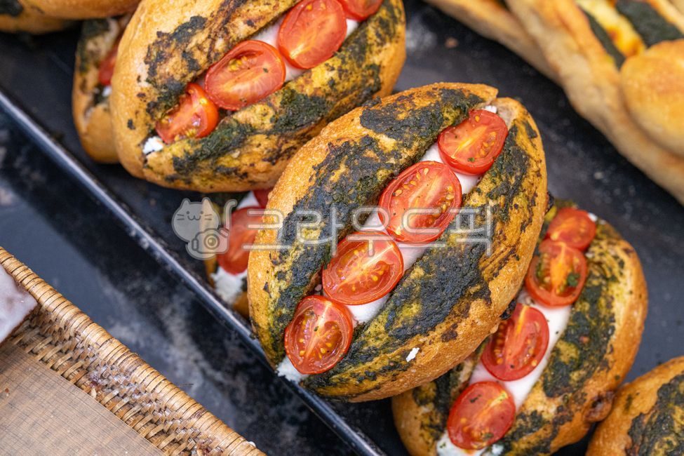 바게트,토마토바게트,바질바게트,빵,바질,음식,식재료,요리,food,cook,meal,dishes,food reserves