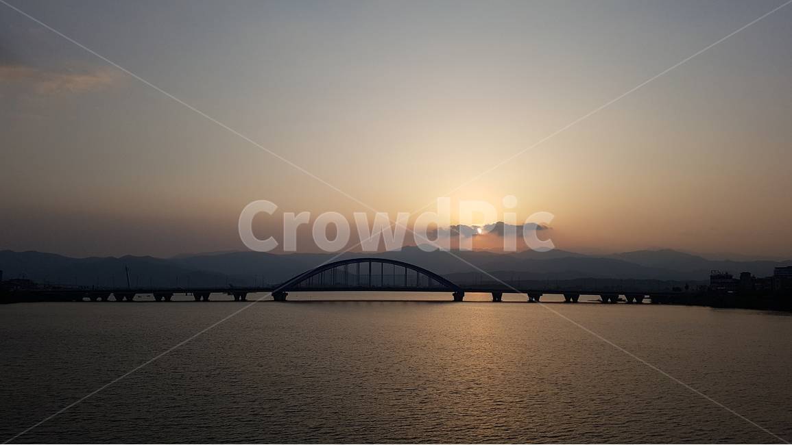 강,강물,물결,노을,일몰,해질녘,일출,태양,구름,하늘,소양강,다리,sky,sunset,풍경,landscape,자연,nature,춘천,소양2교,자연,풍경,nature,landscape,building,건물