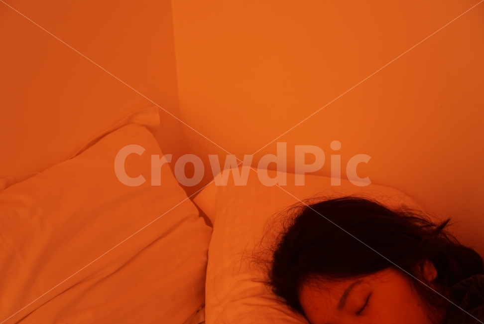 사람,주황색,주황빛,낮잠,늦잠,잠,아침,숙면,수면,꿈,사람,인물,인간,human,person,여성,여자,woman,female,lady