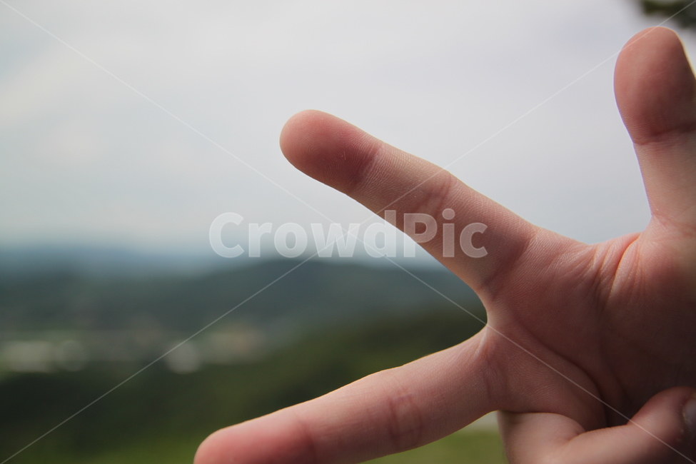 손가락,삼,세손가락,어린아이,finger,human,사람,인물,인간,human,person,신체일부,몸,body,손,제스처,표시,손짓,표현,gesture,hand,sign,expression