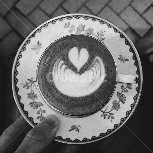 커피,라떼아트,커피아트,coffee,latteart,coffeeart,커피,카페,coffee,cafe,흑백,모노톤,monochrome,black and white