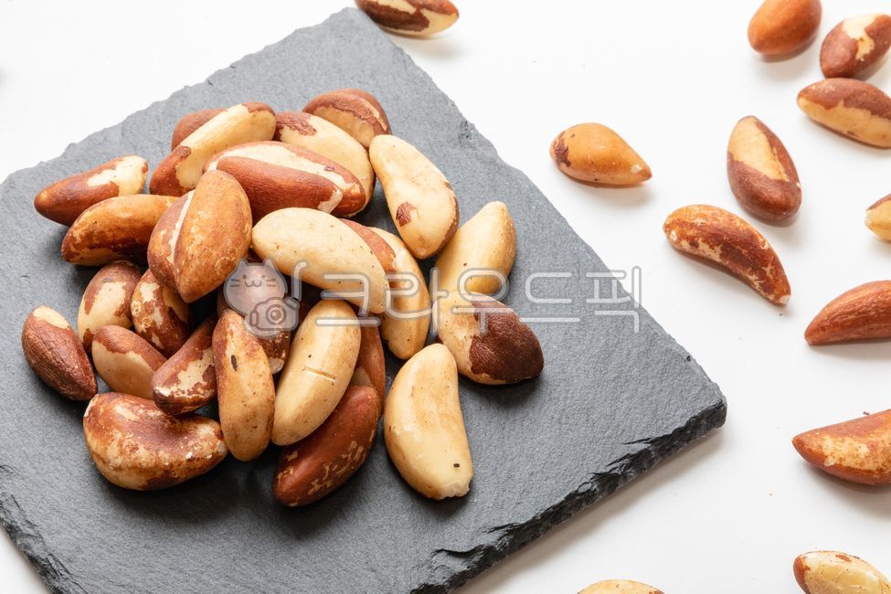 seed,kernel,seeds,nut,food,grains,brazil nuts,nuts,grain,heap,brazilnut