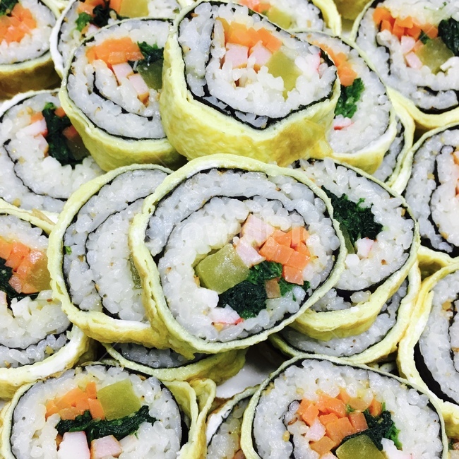 음식,김밥,접사,패턴,무늬,계란김밥,음식,식재료,요리,food,cook,meal,dishes,food reserves,한식,한국음식,한국요리,korean food,korean dishes,korean meal,korean cook