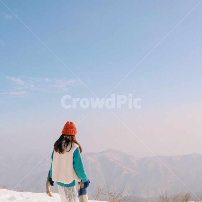 여자,등산,풍경,겨울,감성사진,자연,덕유산,설경,설산,감성,사람,인물,korea,nature,sky,winter,뒷모습,겨울,계절,winter,season,사람,인물,인간,human,person,여성,여자,woman,female,lady,여행,휴가,traveling,vacation,trip,감성,sensible,feeling,색깔,색상,색채,색감,color sense,color sensitivity,feeling of color