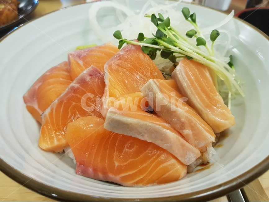 음식,연어,일식,요리,사케동,맛집,덮밥,음식,식재료,요리,food,cook,meal,dishes,food reserves,수산물,해산물,fishery products,seafood,일식,일본음식,일본요리,Japanese food,Japanese dishes,Japanese meal,Japanese cook