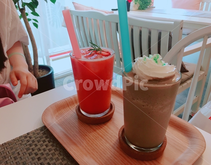 카페,음료,분위기,민트초코,딸기주스,음료수,drink,beverage