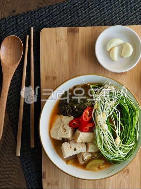 wellnessfood,asianfood,sidedish,koreanculture,Korean traditional food,vegetable,side dish,wellbeing,Korean food,Wellbeing food,Asian food,cooking,traditionalfood,koreanfood,soybeanpastestew,Soybean paste soup,Korean,Korean culture,koreantraditionalfood,So