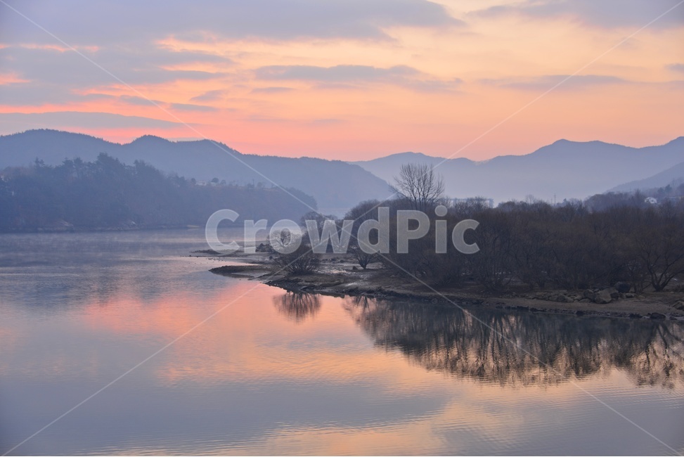 sky,하늘,redsky,붉은하늘,dawn,새벽,scenery,풍경,landscape,경치,nature,자연,water,물,outdoors,옥외,sunlight,햇빛,경남,합천,합천보조댐,합천보조댐아침,여명,물안개,일출,해돋이