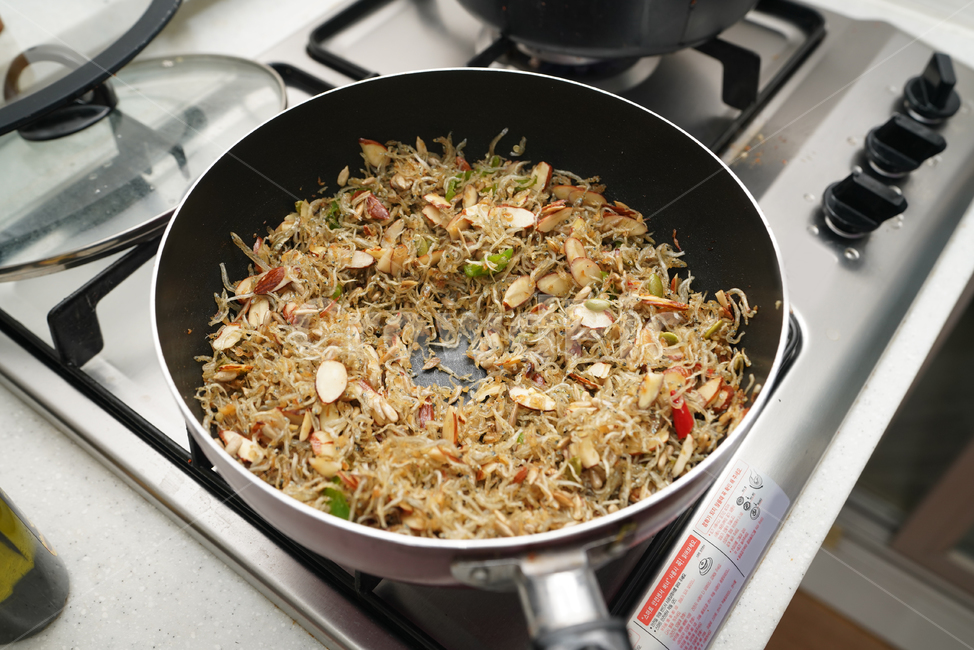 반찬,한식,볶음,먹거리,식사,집밥,생선,멸치,아몬드,견과류,food,음식