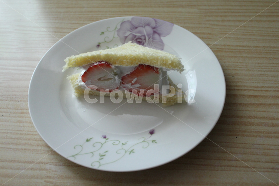샌드위치,딸기,생크림,딸기샌드위치,요리,음식,간식,레시피,식사,점심,수제,음식,식재료,요리,food,cook,meal,dishes,food reserves,빵,bread,디저트,간식,후식,dessert,snack