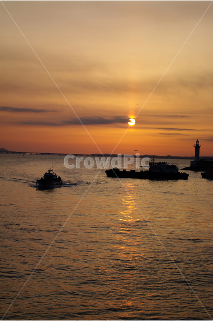 등대,노을,석양,일몰,sunset,바다,하늘,서해,한국,구름,풍경,풍광,자연,nature,landscape,배,자연,풍경,nature,landscape,vehicle,차량,boat,보트,transportation,교통