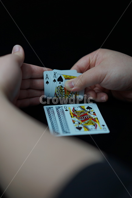포커,원카드,카드놀이,카드게임,도박,플레잉카드,트럼프카드,playingcard,trumpcard,poker,손가락,사람,인물,인간,human,person,신체일부,몸,body,게임,오락,놀이,game,play