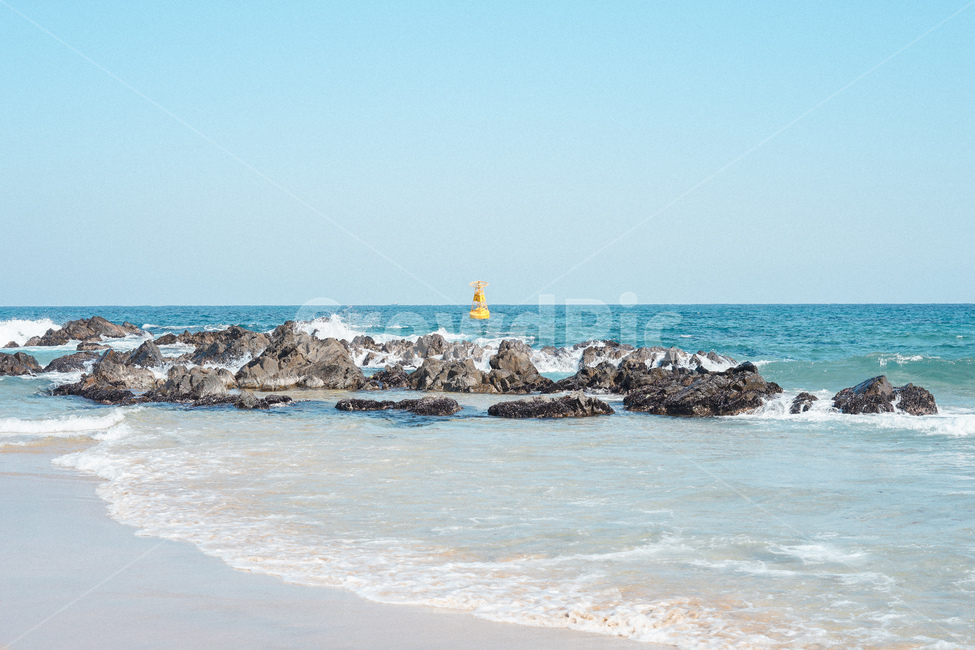 바닷가,해변,바다,sea,자연,서해바다,풍경,파도,강원도,묵호,해변,바다,beach,sea,등대,lighthouse,outdoors,옥외,ocean,대양,water,물,nature,shoreline,해안선