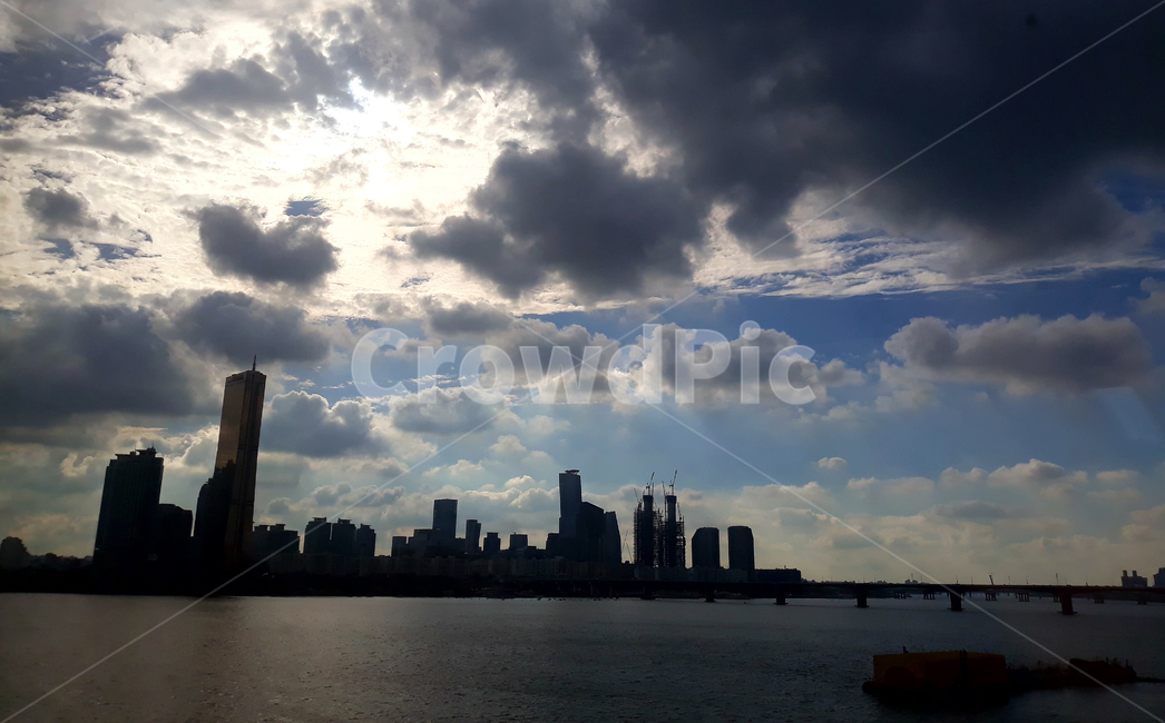 서울,하늘,구름,건물,빌딩,그림자,실루엣,도시,building,sky,한강,도시,풍경,city,landscape,한국도시풍경,한국도시경관,korea cityscape,nature,자연,weather,날씨,cumulus,적운,outdoors,옥외,cloud