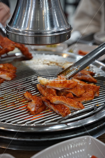 고기,육류,불판,고깃집,닭갈비,숯불닭갈비,숯불,음식,한식,음식,식재료,요리,food,cook,meal,dishes,food reserves,육류,고기,meat