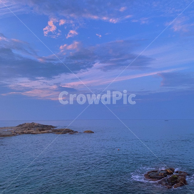 바다,하늘,물결,바위,구름