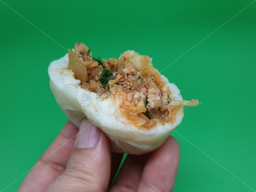 만두,분식,왕만두,김치만두,누끼,사물,오브젝트,object,군것질,간식,후식,디저트,먹는거,먹는것,요리,레시피,recipe,food,손,손가락,손동작,푸드,cook,음식,식재료,요리,food,cook,meal,dishes,food reserves