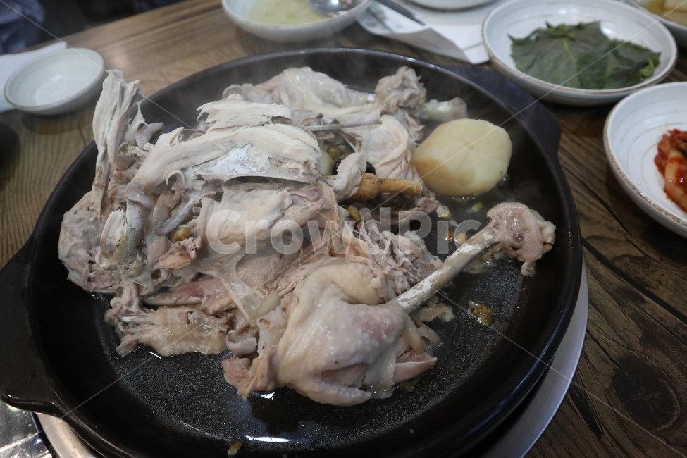 백숙,닭고기,감자,닭다리,닭요리,닭날개,음식,식재료,요리,food,cook,meal,dishes,food reserves,한식,한국음식,한국요리,korean food,korean dishes,korean meal,korean cook