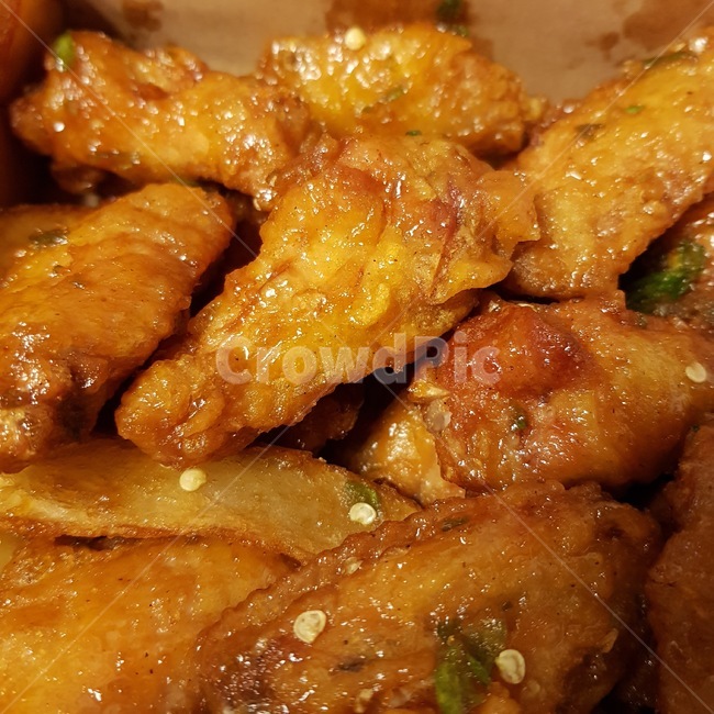 치킨,통닭,후라이드치킨,양념치킨,chicken,닭,닭튀김,닭요리,닭날개,안주,맥주안주,음식,식재료,요리,food,cook,meal,dishes,food reserves