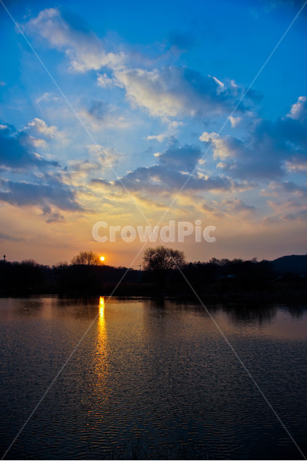 일몰,석양,해넘이,호수,풍경,자연,자연,풍경,nature,landscape,실루엣,그림자,silhouette,shadow,outdoors,옥외,sky,하늘