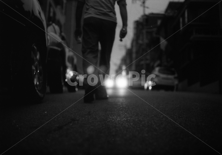 인물,흑백사진,필름,필름카메라,감성사진,감성,흑백필름,사람,인물,인간,human,person,고독함,외로움,쓸쓸함,우울함,슬픔,lonely,solitary,흑백,모노톤,monochrome,black and white