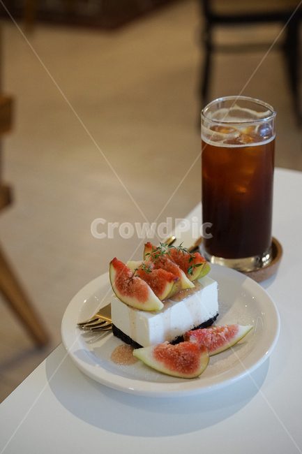 무화과디저트,무화과케익,디저트,음료,카페,간식,cafe,음식,식재료,요리,food,cook,meal,dishes,food reserves,디저트,간식,후식,dessert,snack