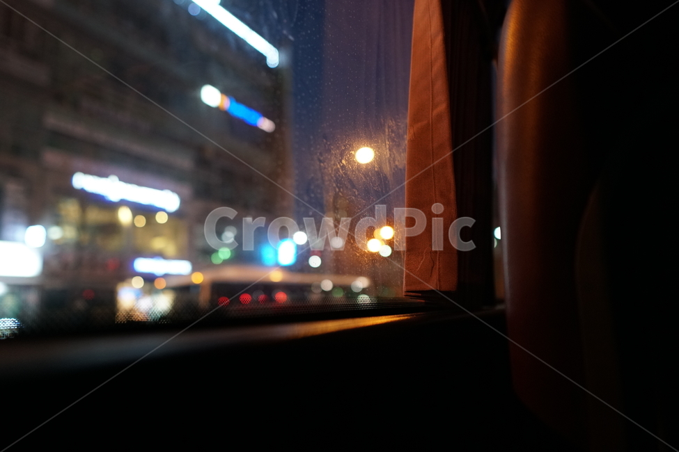 버스,유리창,네온사인,새벽,동서울터미널,출발,첫차,여행의시작,설레임,차창밖풍경,terminal,leave,감성사진,야경,밤,풍경,nightscape,night,landscape