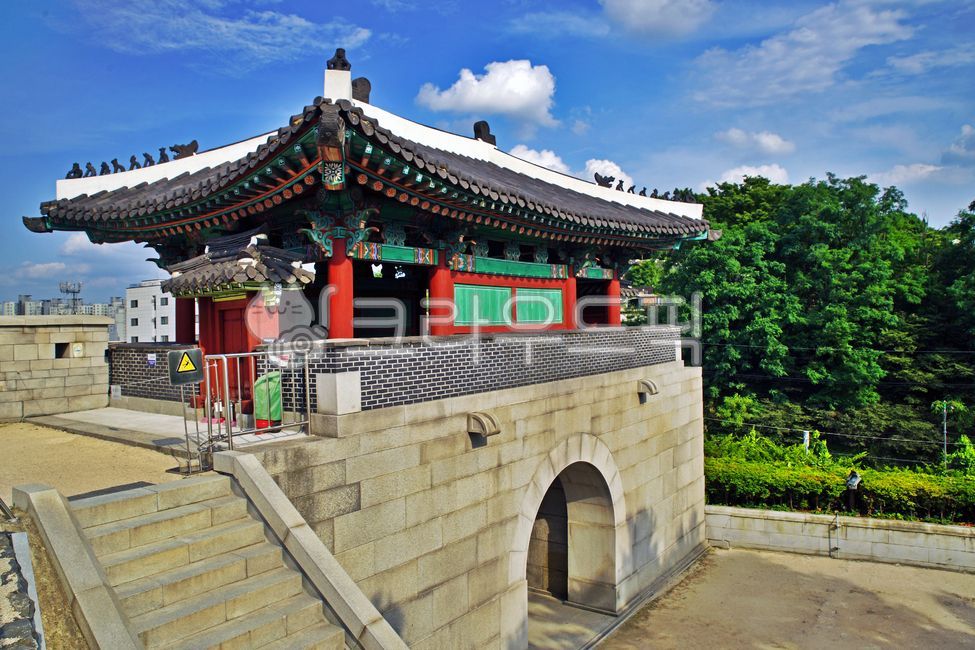 Hongyemun,hipped roof,Dongsomundong,Seoul Fortress,Hyehwamun,Honghwamun,Dongsomun