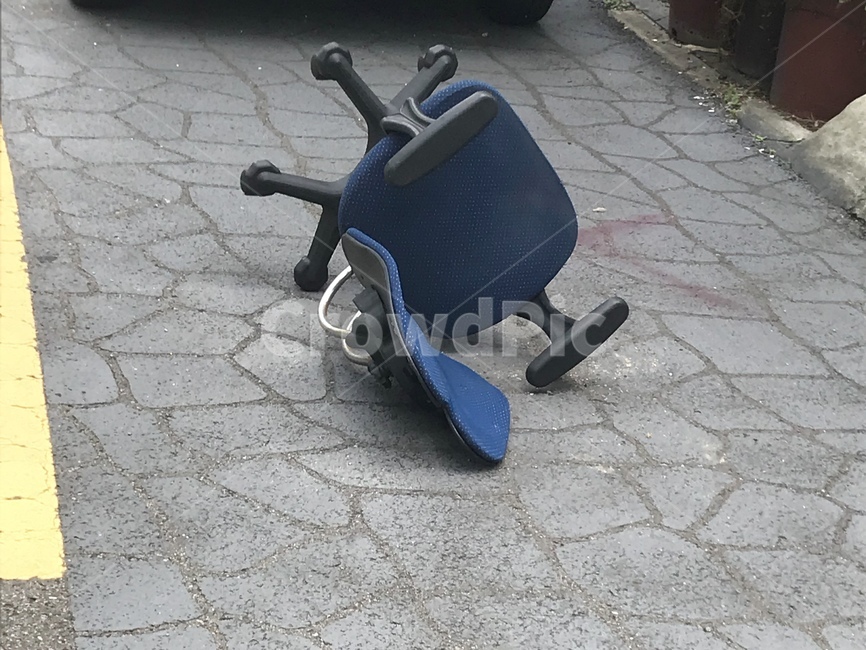 넘어진,포기,의자,인생,실패,chair,life,길거리