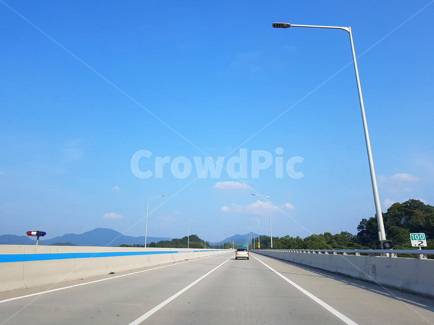 여행,드라이브,고속도로,하늘,풍경,푸른하늘,일상,도로,여름,한국,highway,expressway,교통,교통수단,traffic,transportation