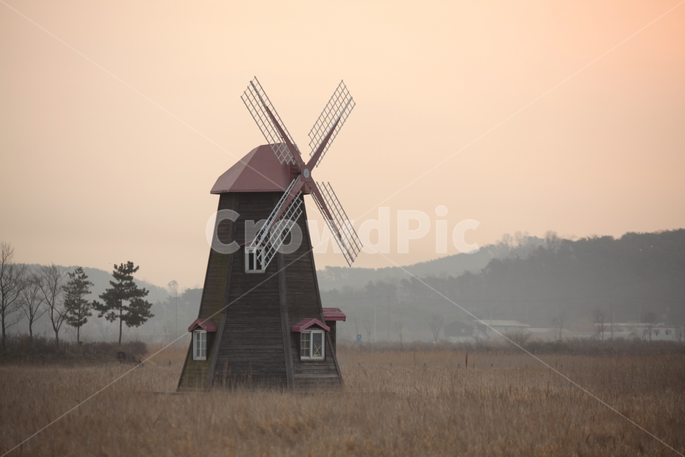 풍차,새벽,windmill,dawn,풍경,landscape,평화,소래생태습지공원,소래포구,안개,fog,자연,풍경,nature,landscape,한국자연풍경,한국자연경관,korea nature landscape,engine,엔진,machine,기계,motor,모터