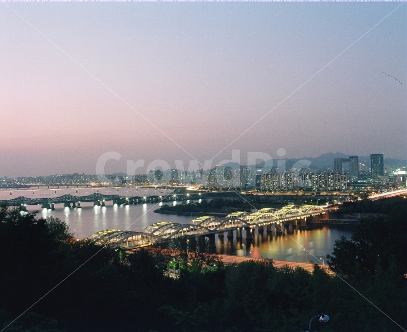 중형필름,필름야경,필름사진,서울야경,감성사진,도시,풍경,city,landscape,야경,밤,nightscape,night,nature,자연,outdoors,옥외,경치,scenery,water,물