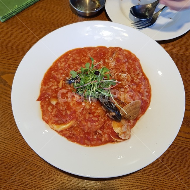 food,식품,dish,요리,meal,식사,리조또,해산물리조또,양식,토마토리조또,토마토