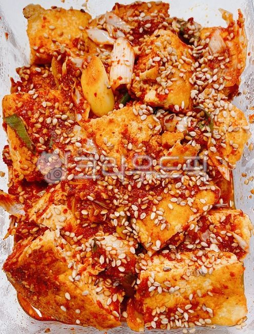 두부조림,두부,조림요리,조림,음식,요리,식사,식재료,먹방,양념,참깨,깨,밥반찬,반찬,대파,파,sesame,seasoning,food,dish,meal,cook,음식,식재료,요리,food,cook,meal,dishes,food reserves