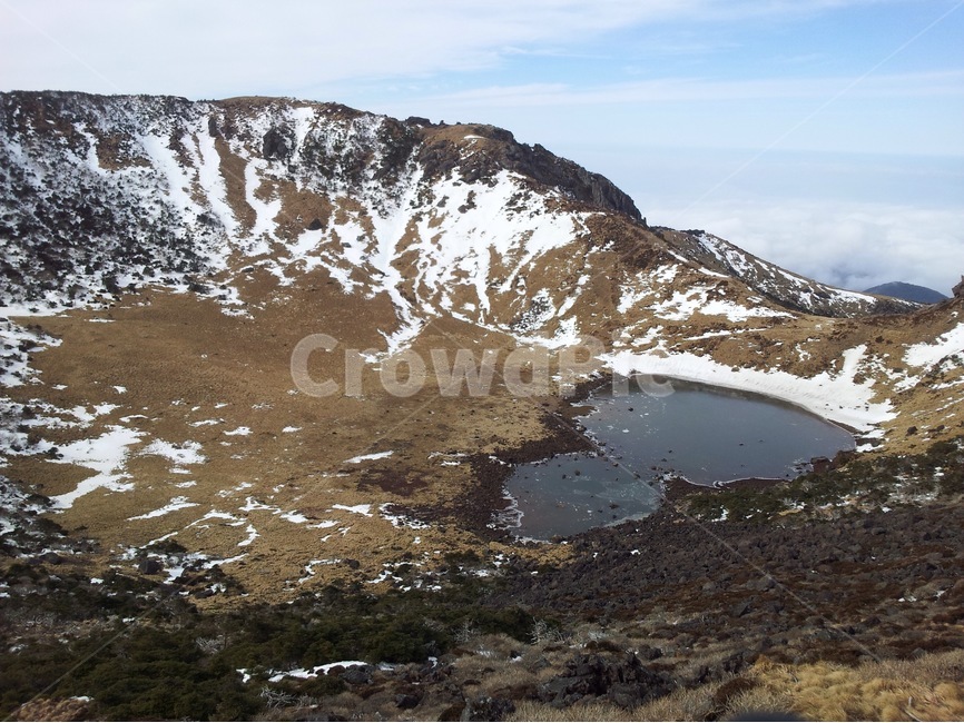 한라산,천지,산,눈,제주도,겨울,계절,winter,season,자연,풍경,nature,landscape,한국자연풍경,한국자연경관,korea nature landscape,제주도,jeju,jeju island,outdoors,옥외,plateau,고원