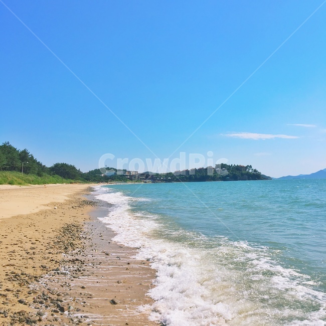 바다,해변,모래사장,파스텔톤,파도,평화,휴가,여름,모래,파란,투명,파스텔,낭만,여유,감성,coast,ocean,sea,pastel,자연,풍경,nature,landscape,beach,백사장,바닷가,해안,섬,물거품,자갈,돌
