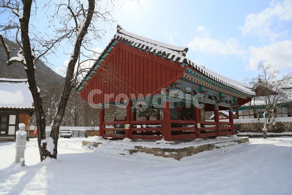 고창,선운사,선운사설경,설경,겨울,겨울,계절,winter,season,한국전통,한국문화,korean traditional,korean culture,종교,신앙,religion,belief,faith,건축물,건물외관,exterior,building,structure,architecture,construction
