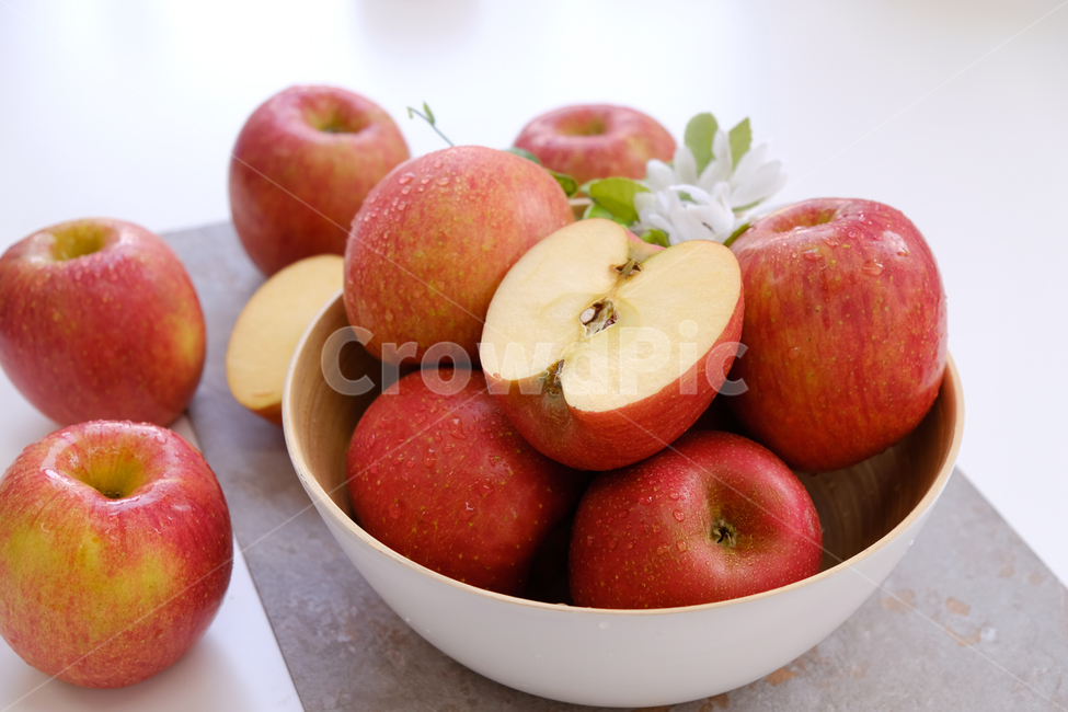 사과,부사,과일,달콤,신선,식품,음식,apple,fruit,sweet,fresh,food,음식,식재료,요리,food,cook,meal,dishes,food reserves,과일,열매,fruit