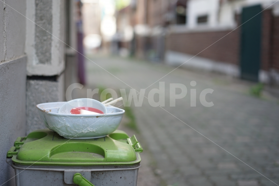 일상,감성,스냅사진,스냅,빈그릇,그릇,식사,중화요리,중국요리,밥그릇,거리,플라스틱,사물,물건,오브젝트,thing,object,matter