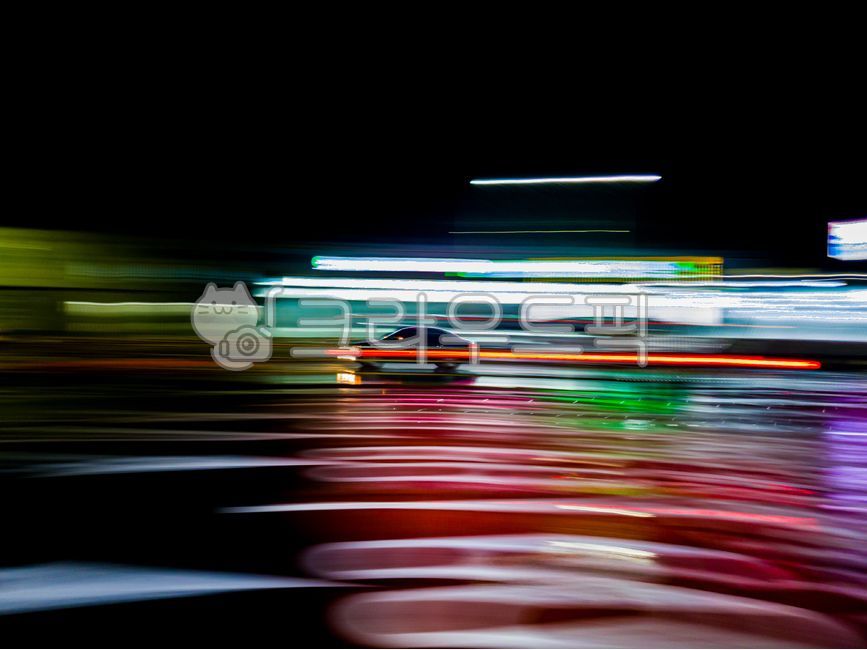 automobile,night view,light,darkness,trajectory,Nighttime,vehicle trajectory,light trail