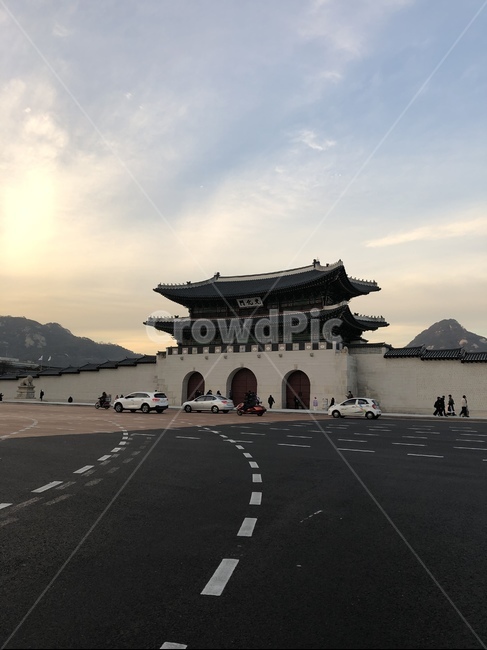 광화문,하늘,풍경,대한민국,도로,한국전통,한국문화,korean traditional,korean culture,랜드마크,landmark,tourist attraction,한국랜드마크,한국관광지,한국명소,korea landmark,korea tourist attraction